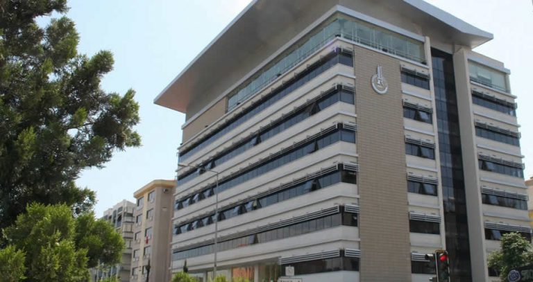 Karşıyaka Belediyesi Hizmet Binası